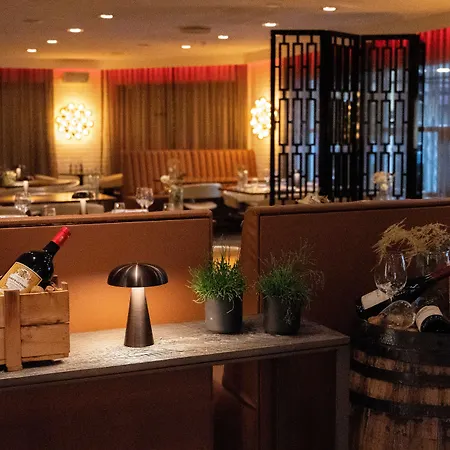 Svanen, & Bw Signature Collection 酒店 4*