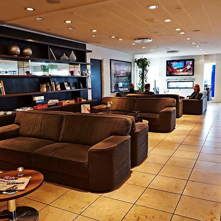 Svanen, Small Danish & Bw Signature Collection Hotel Billund